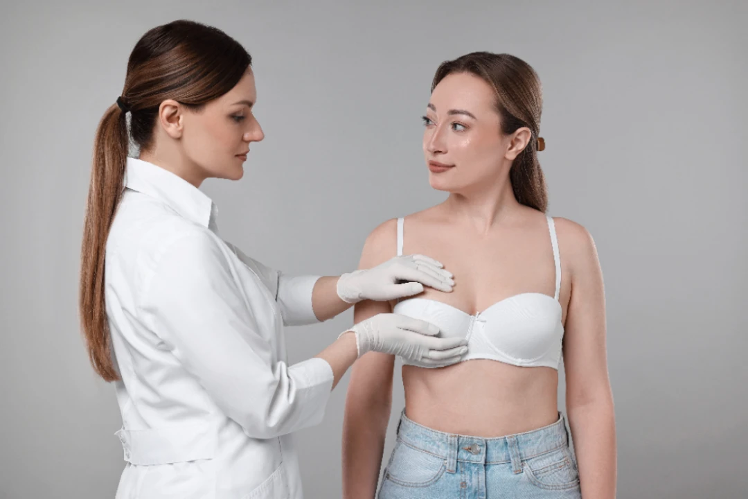 Techniques d'Augmentation Mammaire : Implants ou Solutions Naturelles ?