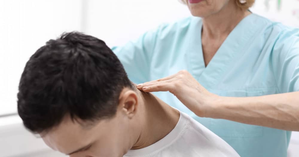 Quel type de massage pour de l’arthrose cervicale ? Santé Info Quel type de massage pour de l’arthrose cervicale ? Santé Info
